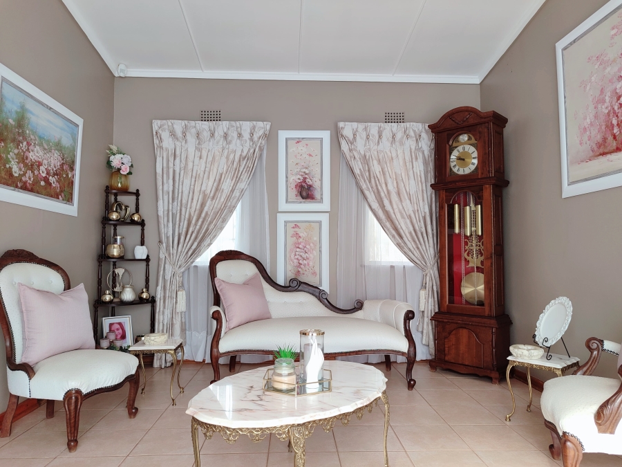 4 Bedroom Property for Sale in Wilkoppies North West